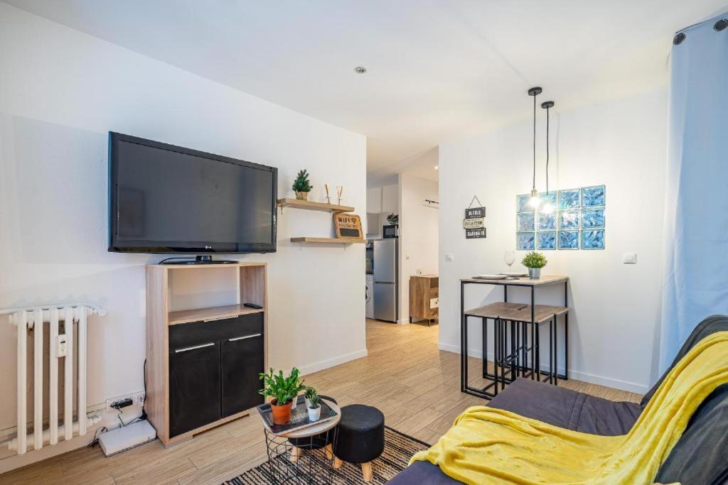 Apartment Equipe Au Bord De La Des Catalans Marseille