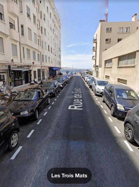 Equipe Au Bord De La Des Catalans Marseilles
