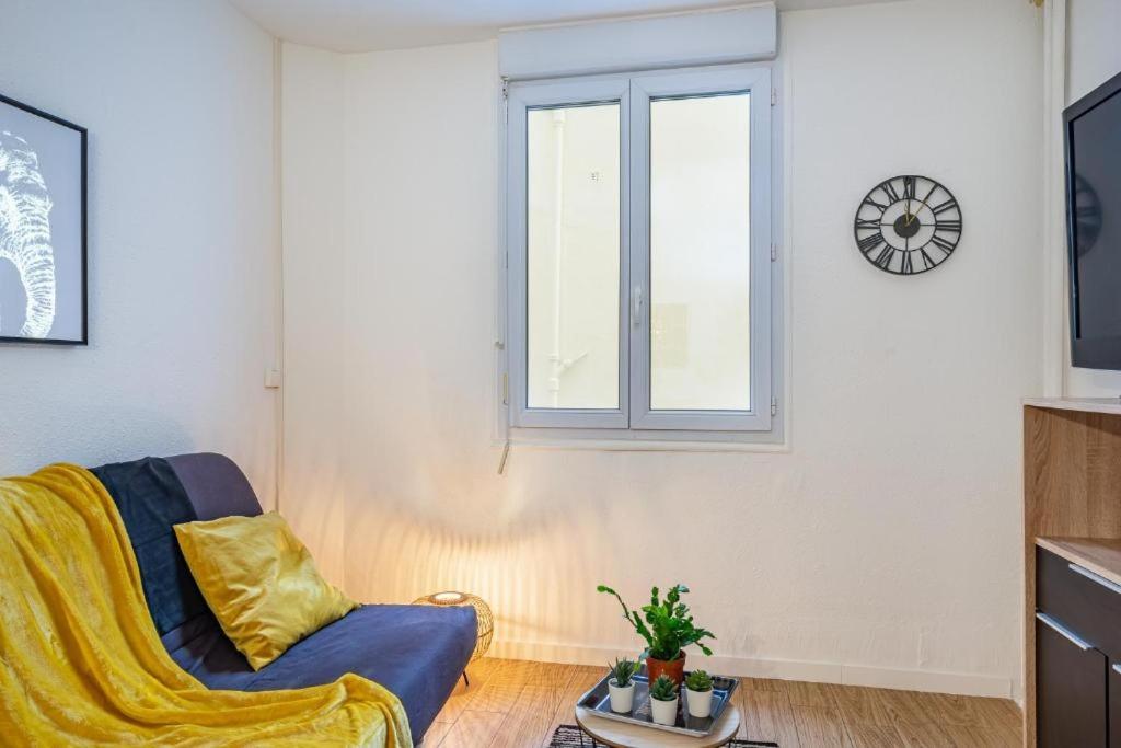 Apartment Equipe Au Bord De La Des Catalans